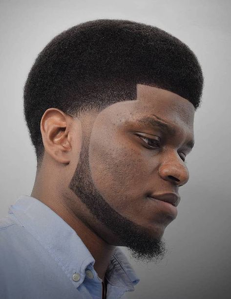 Bowled Top with Short Line Up - This evenly-cut bowl afro screams Samuel L. Jackson in Pulp Fiction, but just after a fresh trim. Maybe it’s the sideburns giving us that impression. Instagram, Mens Haircuts Fade, Black Men Haircuts, Beard Styles For Men, Black Men Hairstyles, Hair And Beard Styles, Afro Fade Haircut, Black Men Beards, Best Beard Styles