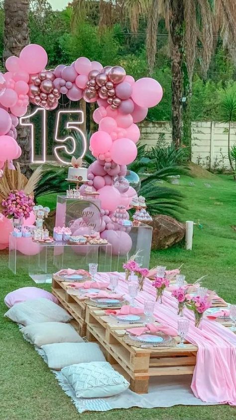 Picnic Party Decorations, 15th Birthday Party Ideas, Backyard Birthday Parties, Picnic Birthday Party, Picnic Decorations, Cute Birthday Ideas, Backyard Birthday, Birthday Dinner Party, Picnic Birthday