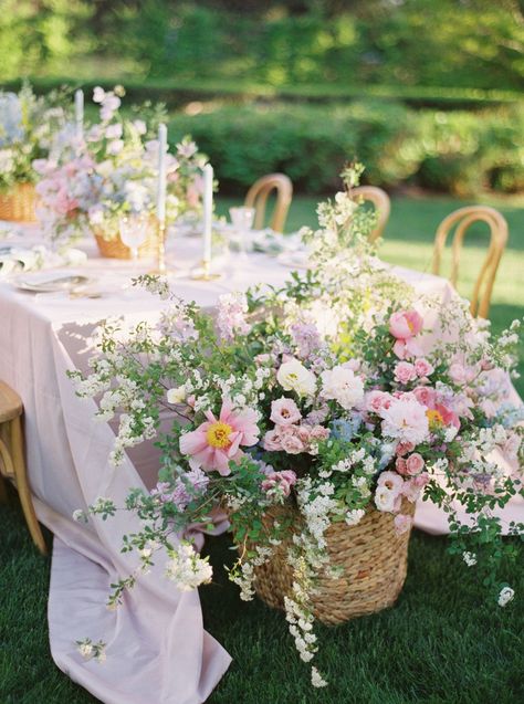 Wedding Decorations, Garden Party Wedding, Garden Wedding, Wedding Table, Spring Wedding, Garden Party, Backyard Wedding, Hamptons Wedding, Wildflower Wedding