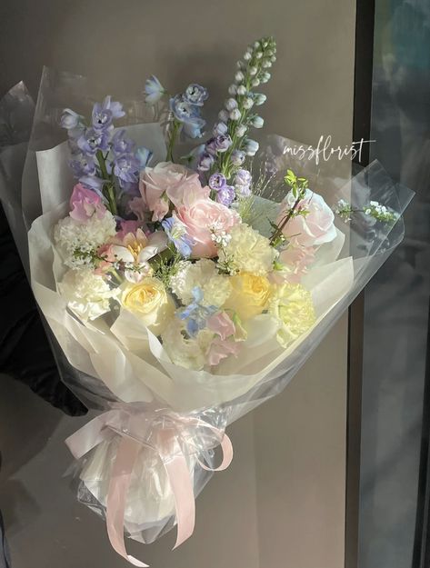 Flower Business, Luxury Flowers, Florist, Fake Flower Bouquet, Hoa, Flowers Bouquet Gift, Luxury Flower Bouquets, Flower Bouqet, Buket Bunga Aesthetic
