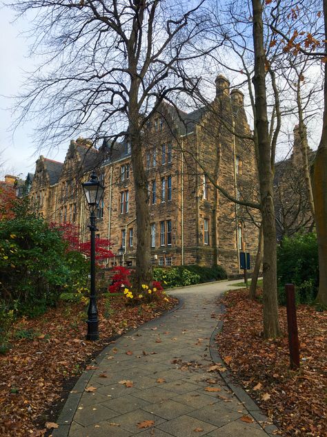 University of Glasgow campus #fall #autumn #scotland #glasgow England, London, Glasgow, Edinburgh, Edinburgh University, Europe, Scotland Aesthetic, Glasgow University, Glasgow Scotland