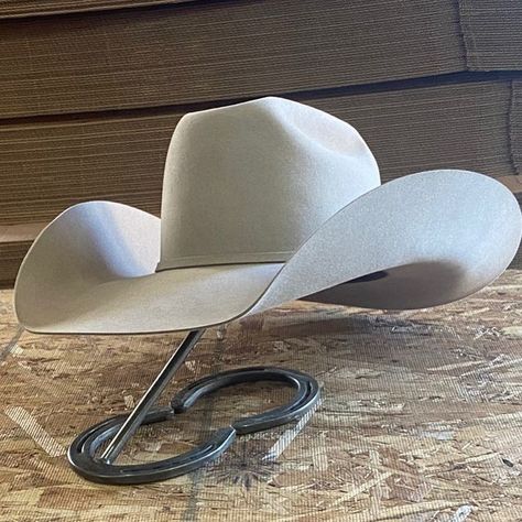 Instagram, Western Cowboy Hats, Cowgirl Hats, Cowboy Hats, Rodeo King Hats, Cowboy Hat Styles, Country Hats, Mens Cowboy Hats, Felt Cowboy Hats
