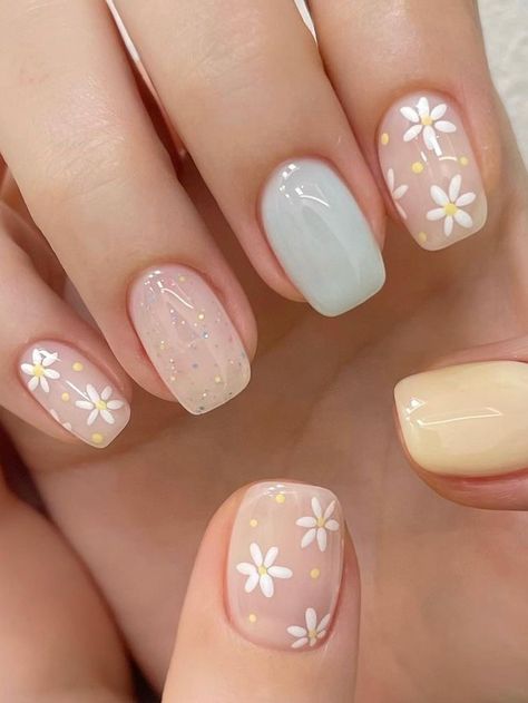 yellow and mint short nails with simple flowers Nail Ideas, Nail Designs, Cute Nails For Spring, Cute Simple Nails, Cute Simple Nail Designs, Nail Designs Floral, Cute Nails, Nails Inspiration, Korean Nail Art