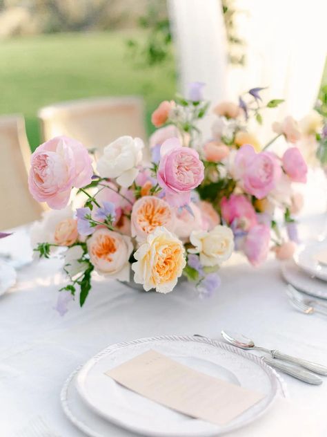 Wedding Colours, Wedding Colors, Rose Centerpieces Wedding, Pink Wedding Receptions, Pink And White Weddings, Spring Wedding Colors, Colorful Wedding Flowers, Pink Wedding Flowers, Colourful Wedding Flowers