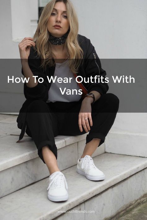 Wear the super comfortable vans shoes everyday with our style hacks and tricks. Crochet, Outfits, Jeans, Vans, What To Wear With Vans, How To Wear Vans, Outfits With Black Vans, Jeans And Vans, Sneaker Outfits Women