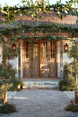 Joanna Gaines' garden house is so beautiful Design, Exterior, Interior, Inspiration, Haus, Beautiful, Modern, Beautiful Homes, Dekorasi Rumah