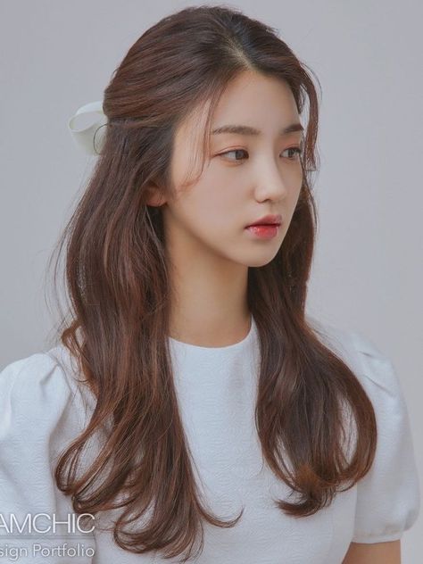 Korean Half-Up With Ribbon Hairstyles for Girls Long Hair Styles, Shorts, Outfits, Hair Style Korea, Korean Hairstyles Women, Korean Hairstyle Long, Kpop Hairstyle, Gaya Rambut, Korean Braided Hairstyle
