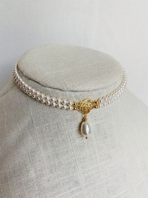 Pearl Chain With Pendant, Choker Pendant, Pearl Necklaces, Pearl Bracelet Gold, Pearl Choker Necklace, Pearl Choker, Pearl Jewelry Necklace, Pearl Chain, Choker Necklace Designs