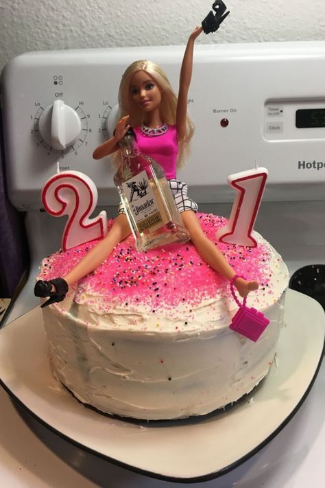 I am pinning this to my 21st birthday party board asap Cake, Girl Cakes, Birthday Cake, Birthday Cakes For Women, Yemek, Pretty Birthday Cakes, Kage, Fête D'anniversaire 18 Ans, Funny Cake
