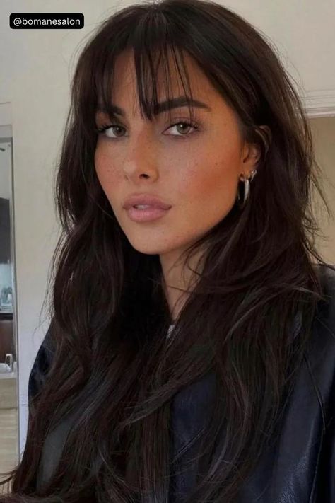 Classic wispy bangs – an effortlessly charming choice featuring soft and wispy bangs that never go out of style. Dark Hair, Hair Styles, Long Hair Styles, Haar, Hair Inspiration, Hair Looks, Hair Inspo, Hair Cuts, Brown Hair Inspo