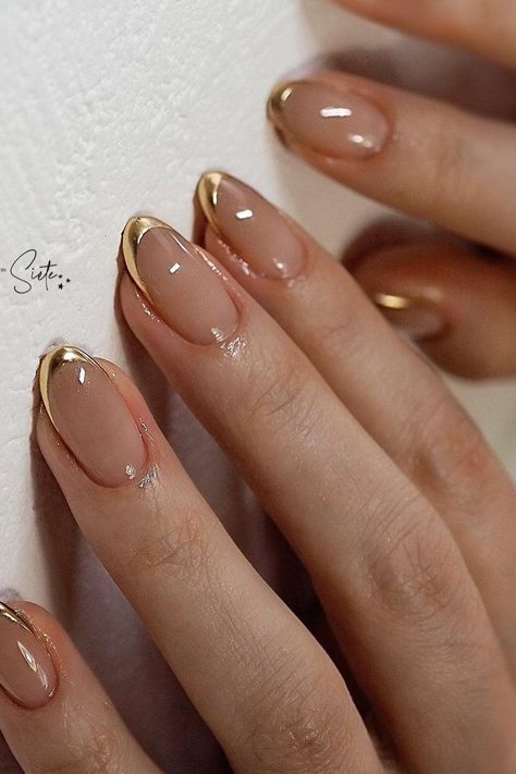 40 Birthday Nail Ideas Manicures, Gel Tips, Gold Gel Nails, Chic Nails, Classy Nails, Elegant Nails, Nails Inspiration, Nail Colors, Gold Chrome Nails