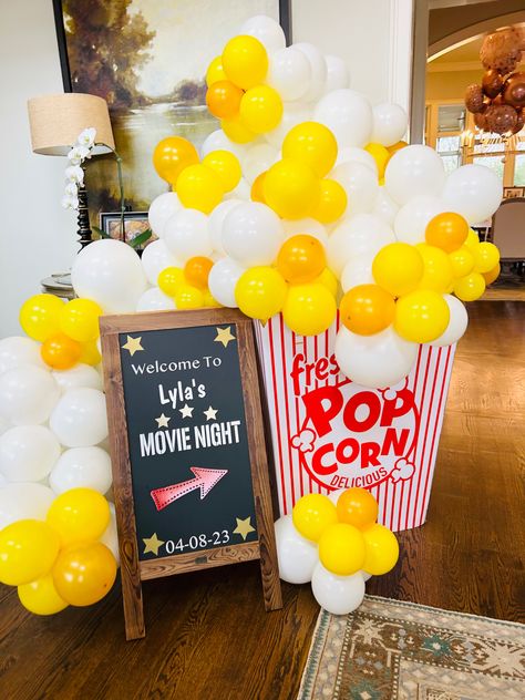 Movie night popcorn balloons Birthday Ideas, Bollywood Theme, Hochzeit, Mariage, Noel, 7th Birthday, Birthday Party, 12th Birthday, 9th Birthday