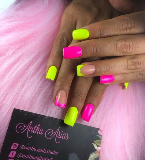Let this summer be the summer of color! With these 30+ ideas for neon bright summer nails, we've got everything you need to find the perfect manicure for this summer! Neon nail design ideas for coffin nails, acrylic nails, almond nails and natural short nails. Nail Arts, Nail Designs, Ongles, Uñas, Pretty Nails, Dope Nails, Bright Nails, Cute Summer Nail Designs, Maquiagem