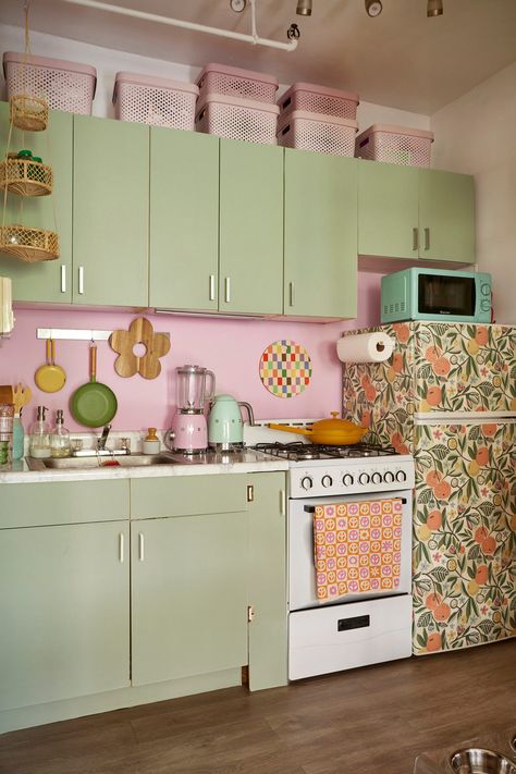Home Décor, Kitchen Decor, Funky Kitchen, Aesthetic Kitchen, Kitchen Design, Kitchen Remodel, Home Decor, Kitchen Colors, Home Deco