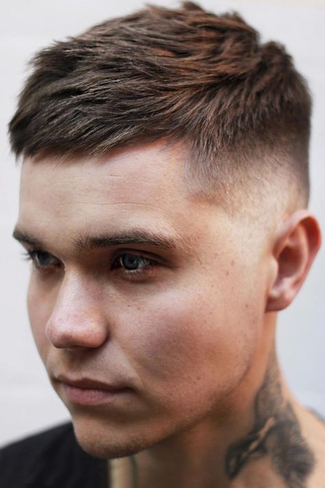 Want some inspiration on a fade haircut? We’ve gathered the best ideas for short to medium to long mens hair and backed them up with a tutorial. No matter whether you’re looking for a low, mid or high fade for straight white or curly blackmen hair with a taper or undercut, you’ll find everything here. #menshaircuts #menshaistyles  #fadehaircut #fade #mensfade Undercut, Mens Haircuts Fade, Mens Haircuts Short Hair, Haircuts For Men, Mens Hairstyles Fade, Young Mens Hairstyles, Mens Hair, Tapered Haircut, Fade Haircut