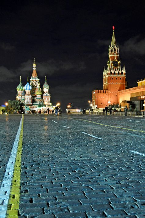 Red Square to Cathedral of Intercession of Theotokos on de Moat with de Kremlin on de right in Moscow_ Russia Moscow, Trips, St Basils Cathedral, Cathedral, Visit Russia, Moscow Cathedral, Russian Culture, Sacred Places, Visit Europe