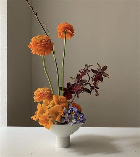 Floral, Boho, Flora, Flower Vase Arrangements, Flower Vases, Beautiful Flowers, Flower Arrangements, Modern Flower, Flower Installation