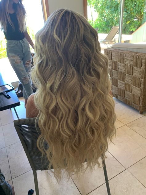 Prom Hairstyles, Down Hairstyles, Outfits, Summer, Ideas, Soft Curls For Medium Hair, Light Curls, Curls For Medium Length Hair, Curls For Long Hair