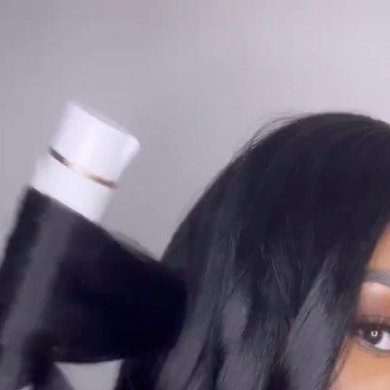 LUXURY WIGS & HAIR EXTENSIONS on Instagram: "*SAVE THIS VIDEO FOR LATER * Curling tutorial on our MALIA blow out straight unit 💋 The size barrel curler you use depends on how tight or loose you want your curls to fall. Here I’m using a large barrel for looser body curls (1.5 inch) Body curls look best on layered hair ✂️ Do 5-8 curls on each side then comb them out with a wide tooth comb for that effortless model look 😍 Add a little holding spray for extra hold 💋 Let us know what tutorial Instagram, Curls, Extensions, Curling, Curling Tutorial, Curlers, Wigs, Layered Hair, Wide Tooth Comb