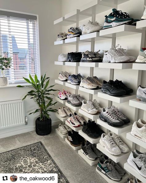 IKEA Hackers | Ideas & Hacks on Instagram: “Sneaker wall @the_oakwood6 made with LACK shelving units. Mighty fine way to show off the collection. #shoesoftheday #sneakers…” Interior, Decoration, Ikea, Dekorasyon, Hacks, Deco, Room Goals, Arredamento, Ikea Uk