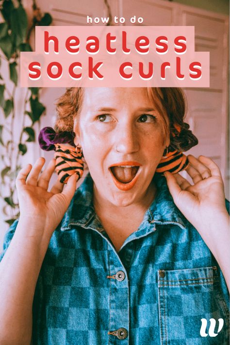 I love doing the sock hair curls method for bouncy heatless curls. This sock curl trend is going around TikTok, here's how to actually pull it off! Start with damp hair and two pairs of socks.... How To Do Sock Curls Overnight, Curling Hair With Socks, Dry Curls, Curls No Heat, How To Curl Short Hair, Damp Hair Styles, Hair Curling Tips, Sock Curls