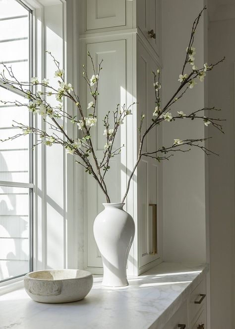 Afloral-White-Tall-Vase Design, White Vase Decor, Large White Vase, White Vases Decor Ideas, Tall Vase Arrangements, White Vases, White Ceramic Vases, Tall Vases, Vase With Branches