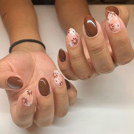 The Hottest Fall Nails for 2022 - Chaylor & Mads Fall Gel Nails, Fall Nail Designs, October Nails, Fall Almond Nails, Cute Nails For Fall, Nails Inspiration, Trendy Nails, Essie, Cute Gel Nails