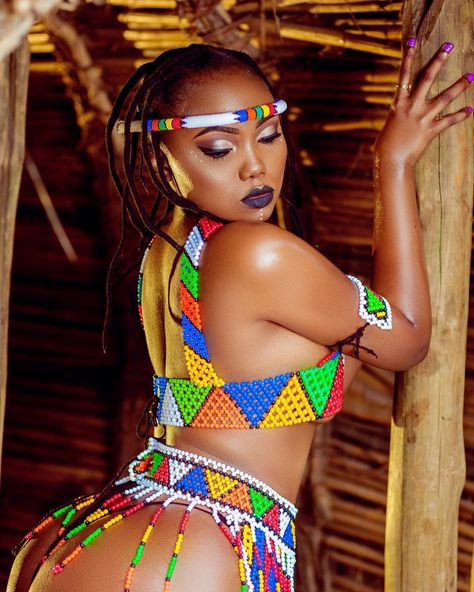 Sanchoka breaks the internet with her Zulu attire Beautiful Black Women, Beautiful African Women, Negro, African Women, Beleza, Zulu, African Beauty, Black Femininity, African Goddess