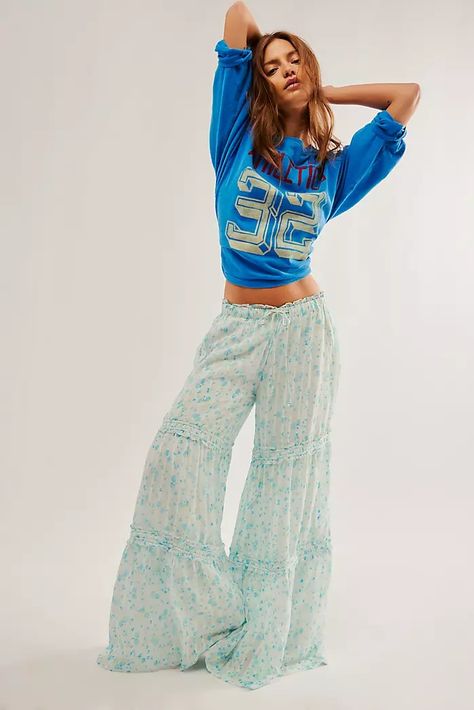Spring Forward Fashion | Free People Boho Pants Outfit, Flowy Summer Pants, Flowy Pants Outfit, White Linen Pants Outfit, Coral Pants, Fran Fine, Summer Pants Outfits, Trendy Pants, Fun Pants