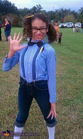 There is still time to find last minute Halloween costumes at Goodwill of East Texas! Here's an idea for a classic nerd costume. All you need is some tall socks, rolled up pants, suspenders, bow-tie, and then finish off the look with a pair of glasses and some pencils in the pocket! Halloween Costumes, Dance, Halloween, Costumes, Jeans, Halloween Costume Contest, Nerd Costume Diy, Nerd Halloween Costumes, Kid Nerd Costume