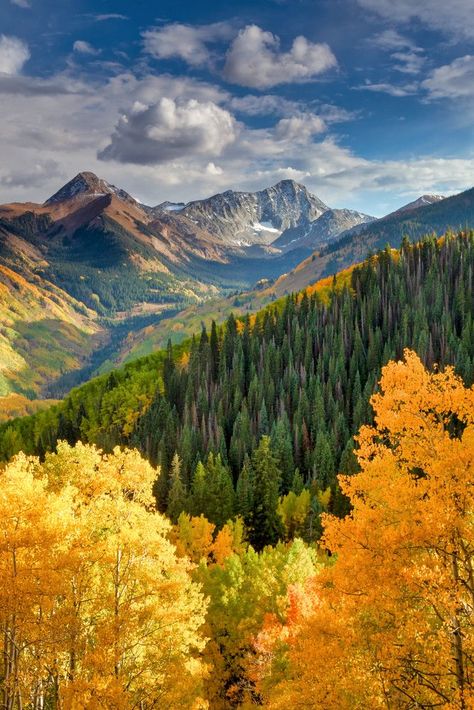 Landscape Photography Tips, Have Inspiration, Autumn Scenery, Colorado Mountains, Beautiful Places In The World, Beautiful Mountains, Mountain Landscape, Landscape Photos, Nature Scenes