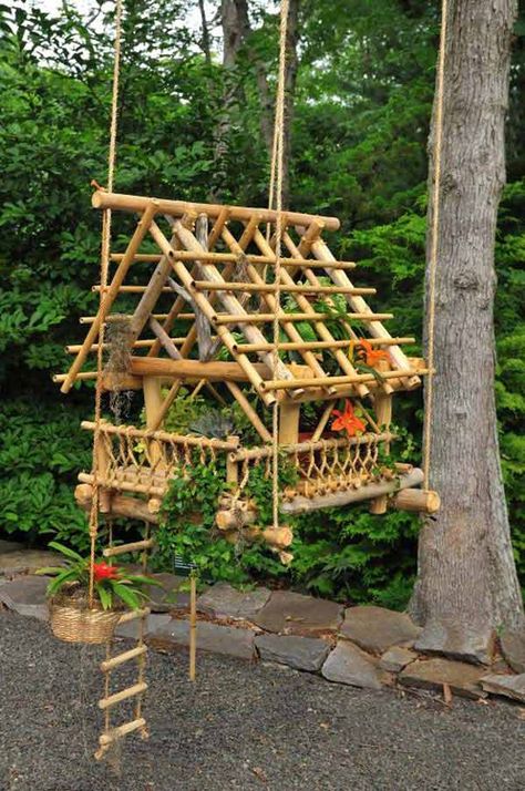 Decore Your Home With Creative DIY Bamboo Crafts-homesthetics (9) Outdoor, Bamboo Diy, Bamboo House, Bamboo Garden, Bamboo Tree, Bamboo Garden Ideas, Diy Garden, Bamboo Decor, Garden Projects