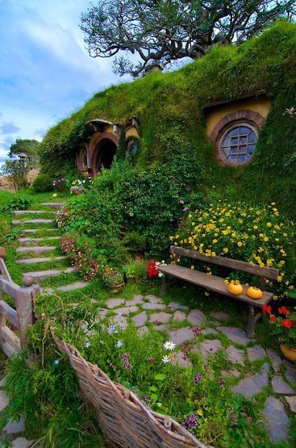 hobbit house matamata new zealand | 1000+ ideas about Hobbit Houses on Pinterest | Hobbit Hole, Hobbit ... Exterior, Outdoor, Beautiful, Garten, Kunst, Tuin, Jardim, House, Landscape