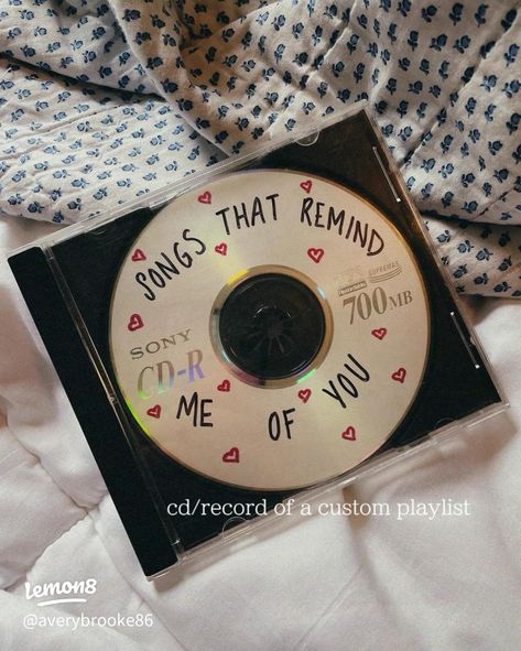 Boyfriend Gifts, Music Gifts, Cd Gift, Musica, Cd Diy, Vintage Romance, Gift Inspo, Romance Gifts, Best Friend Gifts