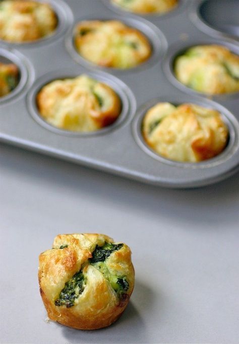Appetiser Recipes, Healthy Recipes, Spinach Puff, Appetizer Recipes, Veg Dishes, Appetizers Easy, Easy Sunday Dinner, Sprout Recipes, Vegetarian Recipes Dinner
