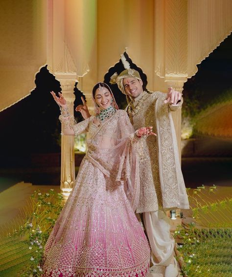 Pink is the new Red?! Analysing popular Bollywood Weddings over the years – THE FASHION INTERN Bollywood Wedding, Indian Bridal, Bollywood Girls, Indian Bride, Indian Bride Outfits, Indian Bridal Photos, Indian Bridal Outfits, Indian Bridal Dress, Indian Wedding