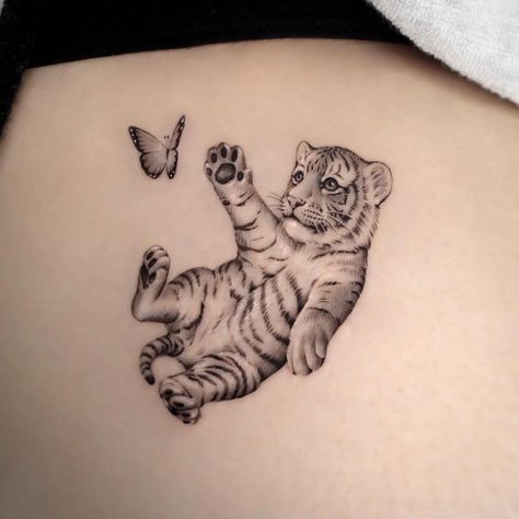 Tattoo Designs, Tiger Tattoo, Dragonfly Tattoo, Hand Tattoos, Tattoos, Animal Tattoos, Tattoo, Cat Tattoo, Tatto