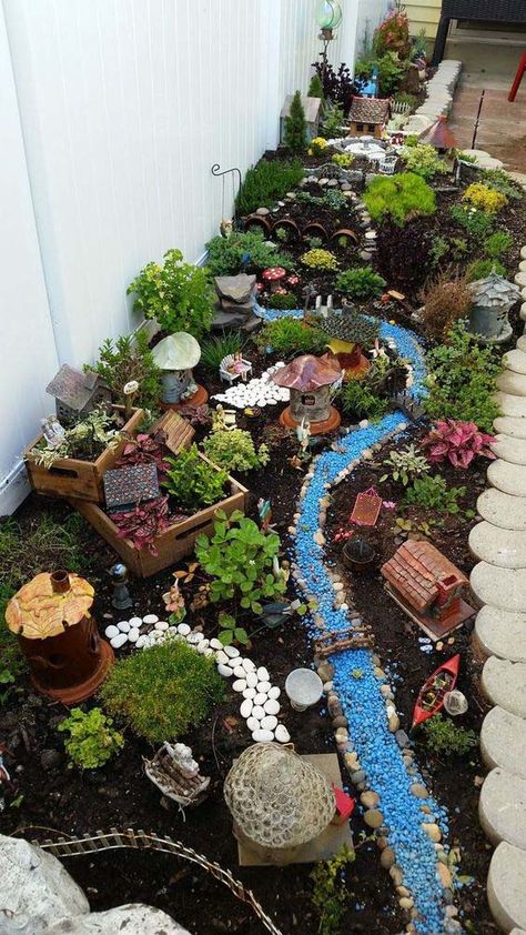 100+ Best DIY Fairy Garden Ideas for 2021 | Decor Home Ideas Shaded Garden, Garden Care, Diy Garden, Garden Terrarium, Mini Garden, Shade Garden, Miniature Garden, Garten, Garden Projects