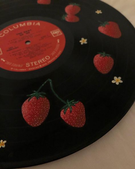 #strawberry #vinyl #aesthetic Vintage, Diy, Grunge, Ideas, Art, Vinyl Records Aesthetic Vintage, Vinyl Records Aesthetic, Vinyl Aesthetic, Vinyl Records