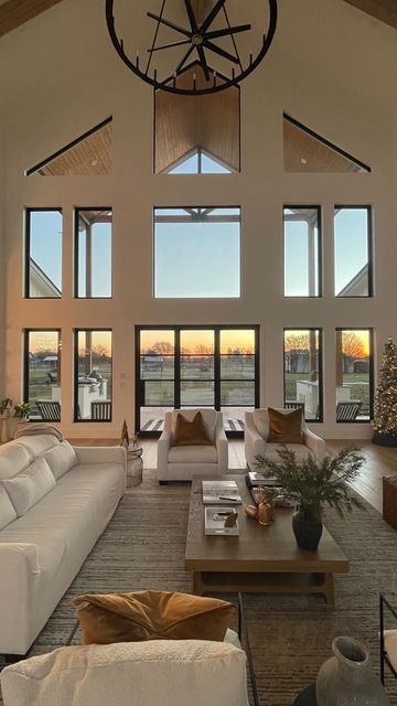 House Windows, Huge Windows, Dream House Exterior, Luxury Homes Dream Houses, House Ideas Exterior, Open Living Rooms, Big Homes, Big Houses Interior, House Layouts