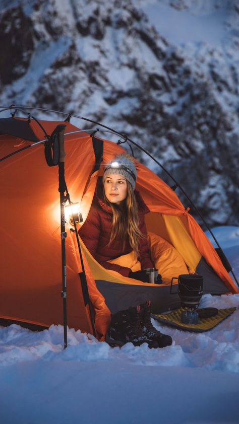 Woman with a headlamp looking outside of her tent. The woman is winter camping in the snow. Linked to a blog post called Winter Hiking and Camping for beginners. Photography, Nature, Outdoor, Winter, Fotos, Natural, Aventura, Naturaleza, Winter Hiking
