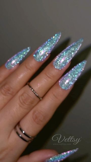 Vettsy on Instagram: "✨Shine like the diamond! Reflective glitter gel + mermaid nail chrome came out so pretty!🤩 Are you obsessed?😘 ✨Reflective Nail Trend Set 👉 Shop the same nail supplies via my bio or visit vettsy.com Follow @vettsystore & @vettsynails for more nail inspiration 🧚‍♀️ 👭Tag friends who would like this👭 #vettsynails #nailsupply #nailsupplies #nailsathome #diynail #nailart #affordablenail #reflectivenails #reflectivegel #flashgel #flashnails #auroranails #auroranail #chromenails #chromenailart" Nail Designs, Ongles, Pretty Nails, Trendy Nails, Cat Eye Nails, Shiny Nails, Luxury Nails, Chic Nails, Nails Inspiration