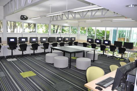 Nice library/computer lab setup! Thinking about busting up the walls to have just as much window light as this classroom!! Architecture, School Computer Lab Design, School Computer Room, Computer Room, School Computer Lab, Computer Lab Design, Library Design, Classroom Design, Office