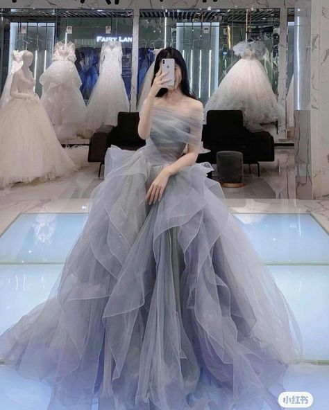 || 𝑹𝒐𝒎𝒂𝒏𝒄𝒆 || || 𝑴𝒂𝒇𝒊𝒂 𝒂𝒖 || || 𝑶𝒃𝒔𝒆𝒔𝒔𝒊𝒐𝒏 || … #fanfiction #Fanfiction #amreading #books #wattpad Prom, Prom Dresses, Outfits, Ethereal Gown Fairytale, Pretty Prom Dresses, Hoco Dresses, Tulle Prom Dress, Debut Gowns, Pretty Dresses