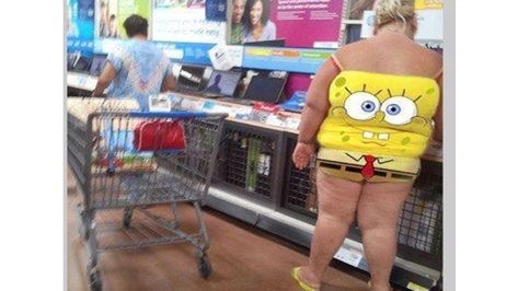 20 People Who Didn’t Think Before They Left the House - Gallery Funny Memes, Lady Gaga, Humour, Crazy Outfits, Nickelodeon, Walmart Funny, Spongebob Shirt, Laugh, Hilarious