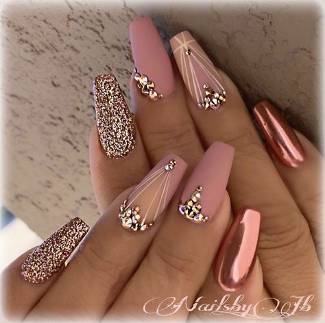 Manicures, Acrylic Nail Designs, Nail Designs, Gold Nails, Nail Art Designs, Gold Nail Designs, Nails Inspiration, Nail Designs Glitter, Coffin Nails Designs