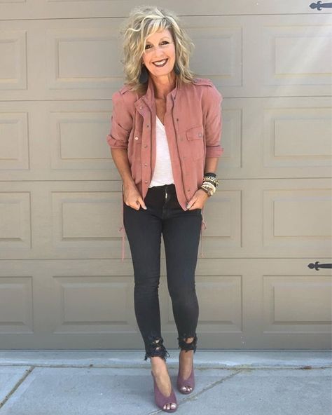 Melanie wearing a tee, jacket, ripped jeans and booties | 40plusstyle.com Casual Outfits, Outfits, Over 40 Outfits, Fashion For Women Over 40, Mom Outfits, Clothes For Women Over 40, Stylish Outfits, Clothes For Women, Outfit
