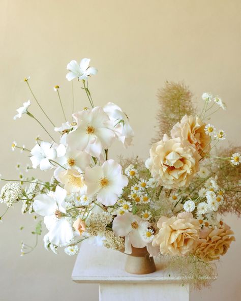 Floral, Floral Arrangements, White Floral Arrangements, White Flower Arrangements, White Flower Bouquet, White Floral Centerpieces, Floral Arrangements Wedding, Floral Centerpieces, Flowers Bouquet