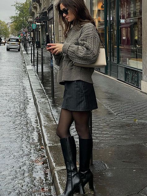This French-Girl Outfit Formula Never Fails to Make Me Look Chic in Winter Winter Outfits, Outfits, Winter Fashion, Autumn Outfits, Autumn Outfit, Autumn Fashion, Girl Outfits, Ootd, Fall Outfits
