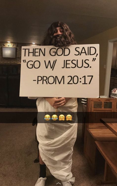 Prom, Asking To Prom, Funny Promposals, Funny Proposal, Funny Prom, Relationship, Promposal Ideas For Him, Best Prom Proposals, Cute Homecoming Proposals